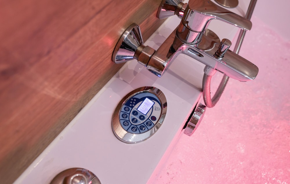 Private spa tub