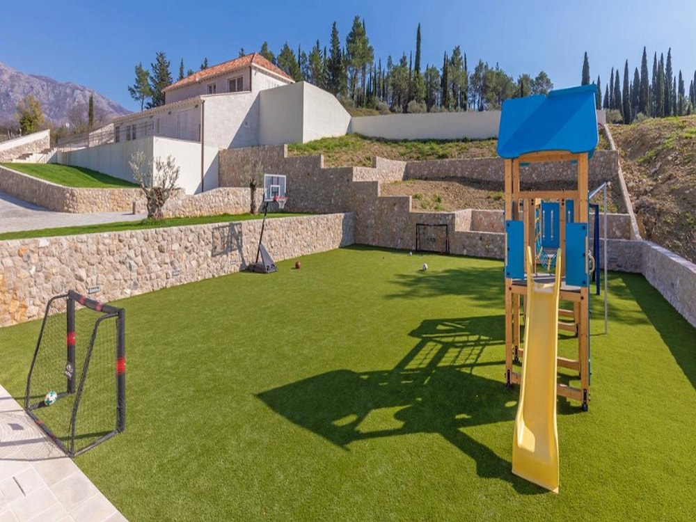 Children's play area - outdoor