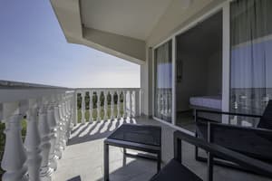 thumbnail: Balcony