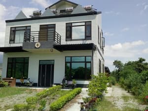 thumbnail: Exterior