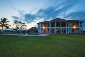 thumbnail: Exterior