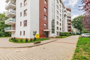 thumbnail: Front of property