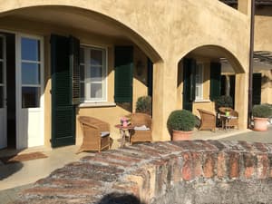 thumbnail: Front of property