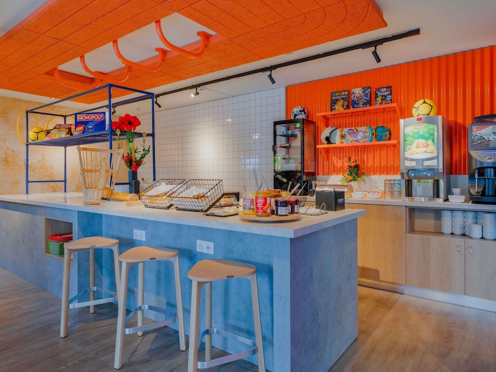 Restaurant-cafeteria