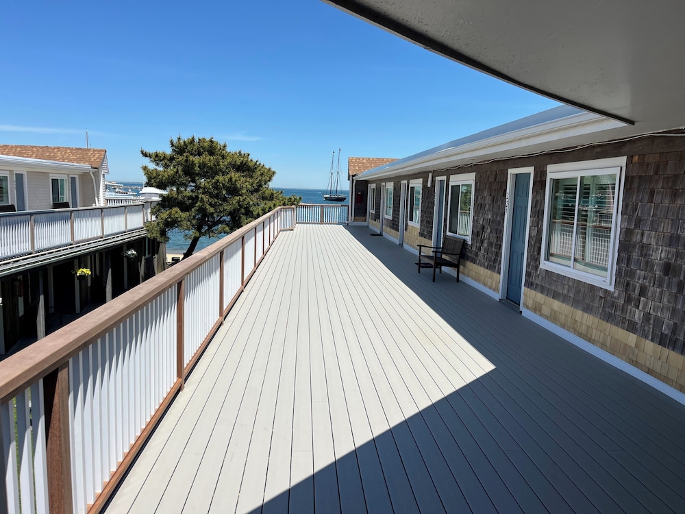 Sundeck