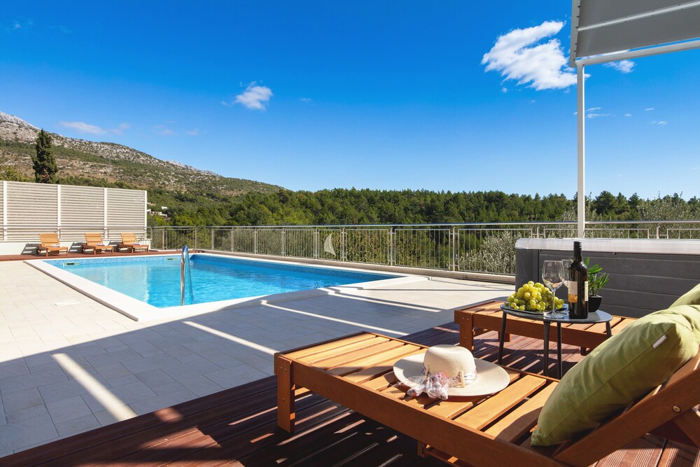 Sundeck