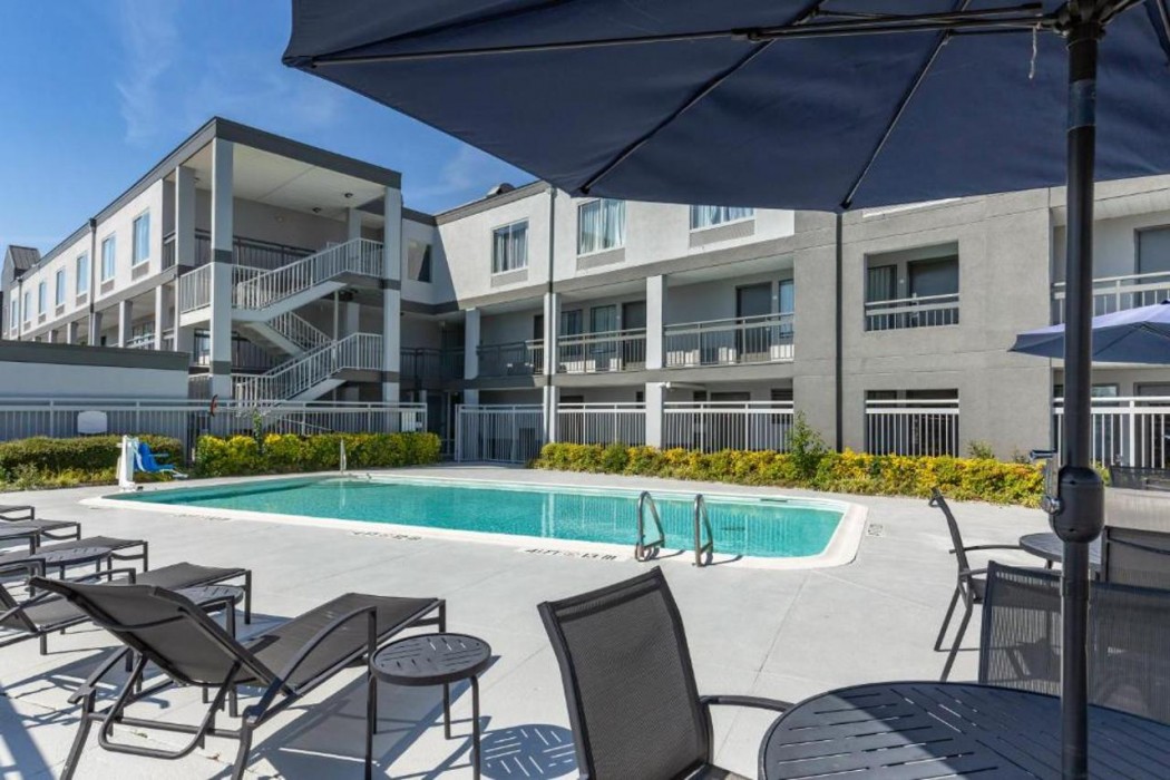 Swimming pool-spa
