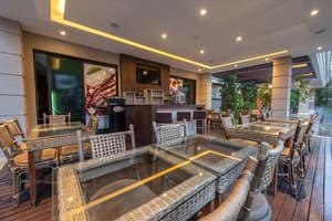 thumbnail: Bar (on property)