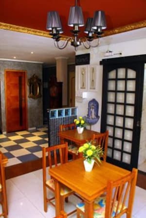thumbnail: Breakfast area