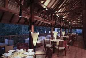 thumbnail: Family dining
