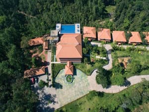 thumbnail: Exterior