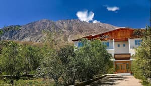 thumbnail: Front of property