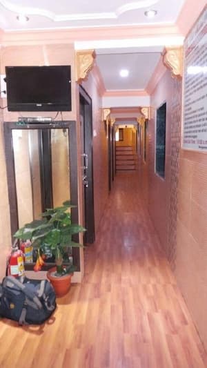 thumbnail: Hallway