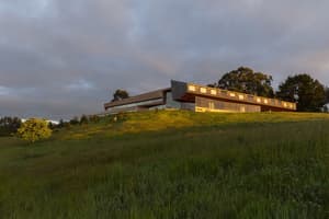 thumbnail: Front of property