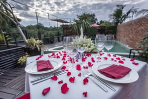 thumbnail: Outdoor dining