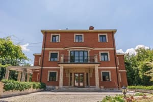 thumbnail: Exterior