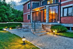 thumbnail: Property grounds