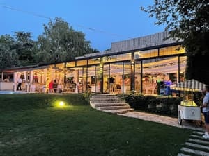 thumbnail: Restaurant