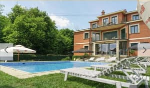thumbnail: Outdoor pool