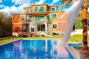 thumbnail: Pool