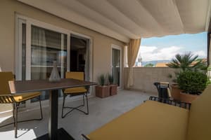 thumbnail: Interior detail