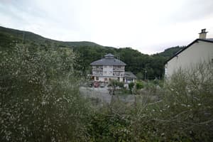 thumbnail: Front of property