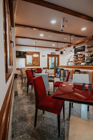 thumbnail: Restaurant