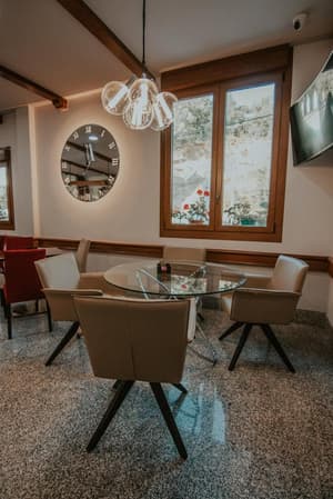 thumbnail: Dining