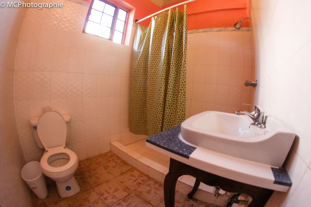 Bathroom amenities