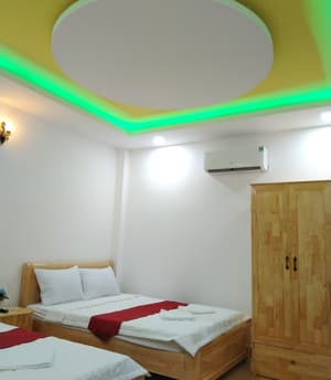 thumbnail: In-room dining