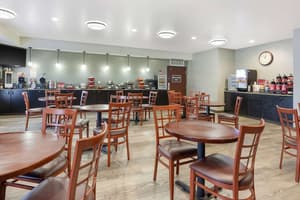 thumbnail: Breakfast area