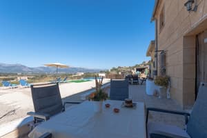 thumbnail: Exterior