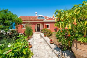 thumbnail: Front of property
