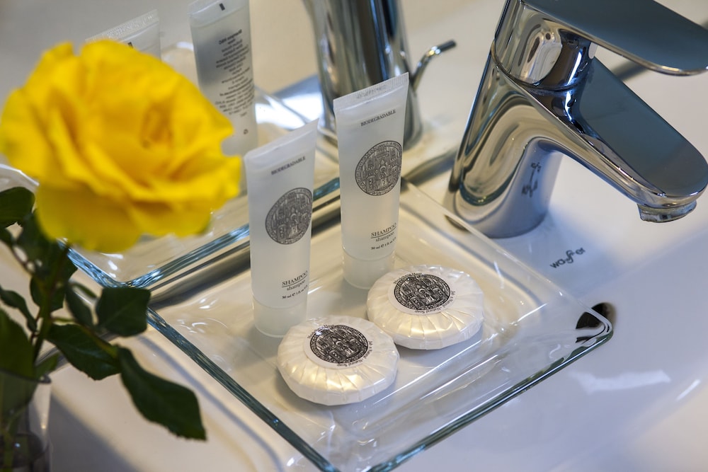 Bathroom amenities