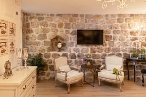 thumbnail: Interior