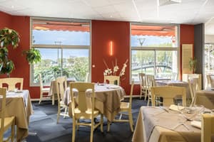 thumbnail: Restaurant