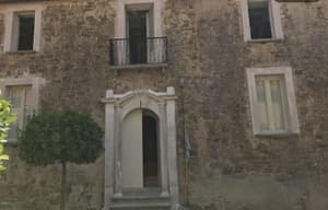 thumbnail: Exterior detail