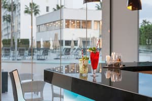 thumbnail: Bar (on property)