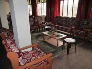 thumbnail: Lobby sitting area