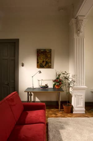thumbnail: In-room business center