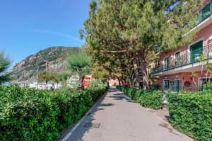 thumbnail: General view