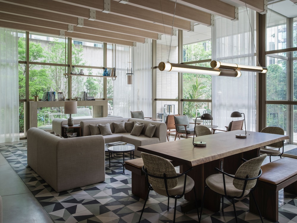 Lobby lounge