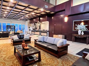 thumbnail: Lobby sitting area