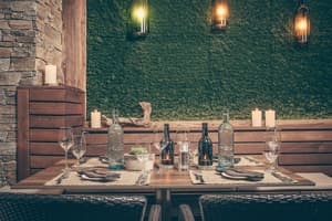 thumbnail: Outdoor dining