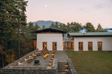 On-Site,Outdoor/Exterior,Exterior View of Building