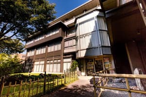 thumbnail: Exterior