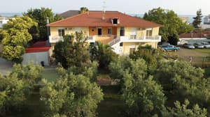 thumbnail: Exterior