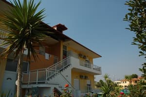 thumbnail: Exterior