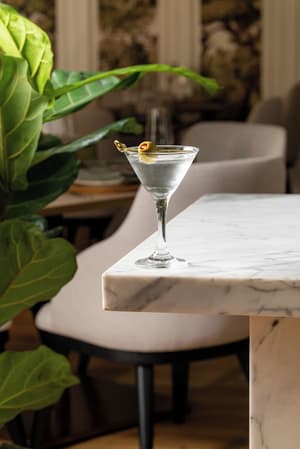 thumbnail: Bar (on property)