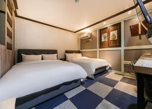 thumbnail: Room